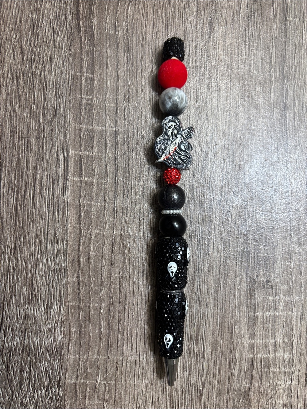 Handmade scream Beaded Pen with Ghost Charms - Black & Red